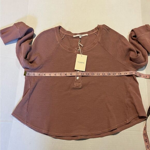 Tularosa Revolve Green The Vista Henley in Rose Medium - Picture 12 of 13